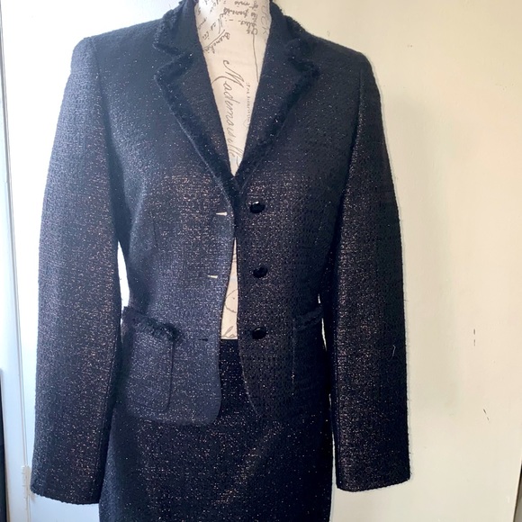 Vintage skirt suit by Noviello-bloom. - Picture 1 of 7